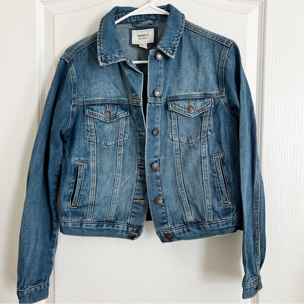 FOREVER21 Classic Denim Jacket